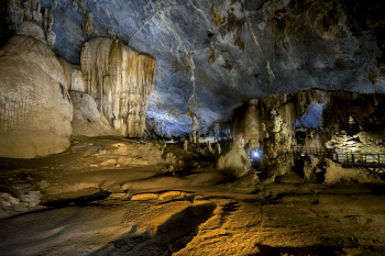 Thien Duong Cave (near Laos)