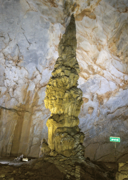 Thien Duong Cave (near Laos)