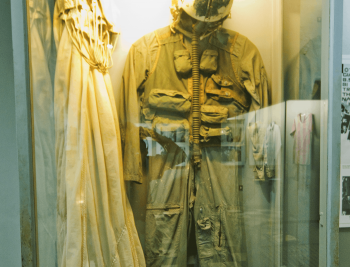 Hỏa Lò Prison, American (captive) flight, Hanoi suit and parachute